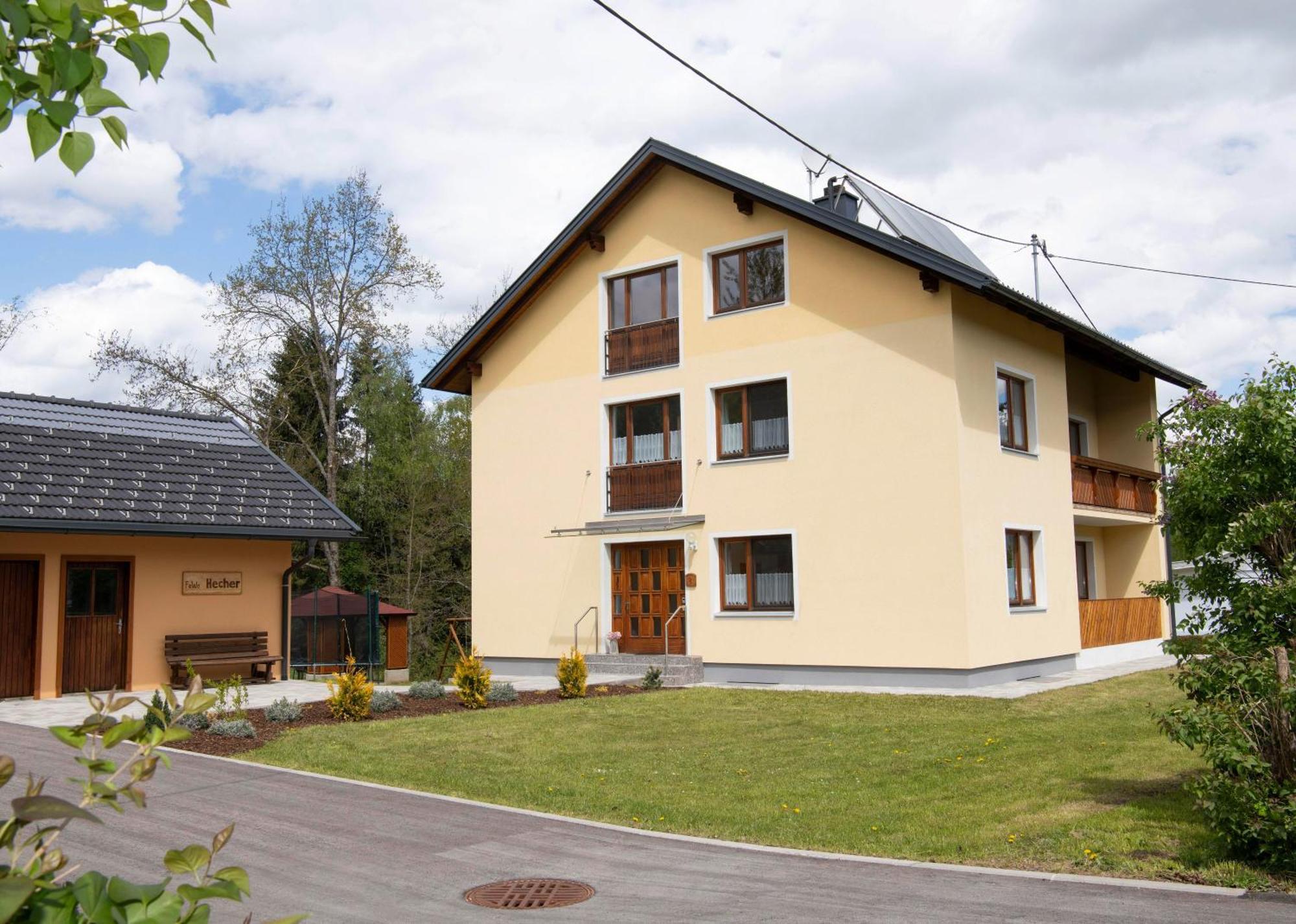 Ferienwohnungen Hecher Feldkirchen in Kärnten エクステリア 写真